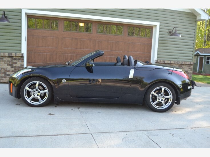 Thumbnail Photo undefined for 2004 Nissan 350Z Roadster